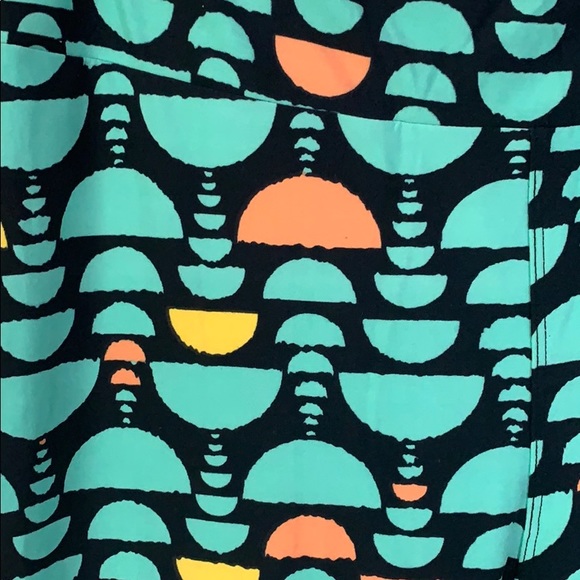 NWT Tall and Curvy LuLaRoe Leggings - Picture 4 of 4